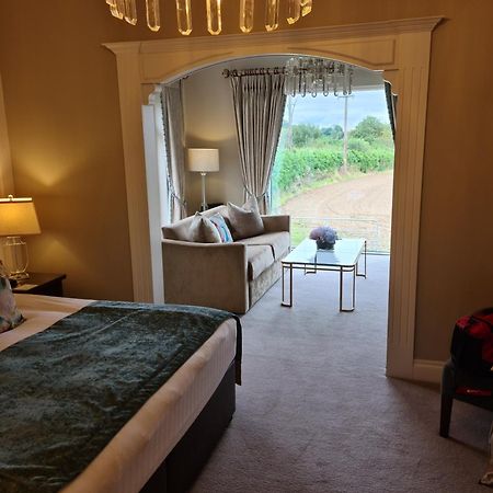 Clanard Court Hotel アシー エクステリア 写真