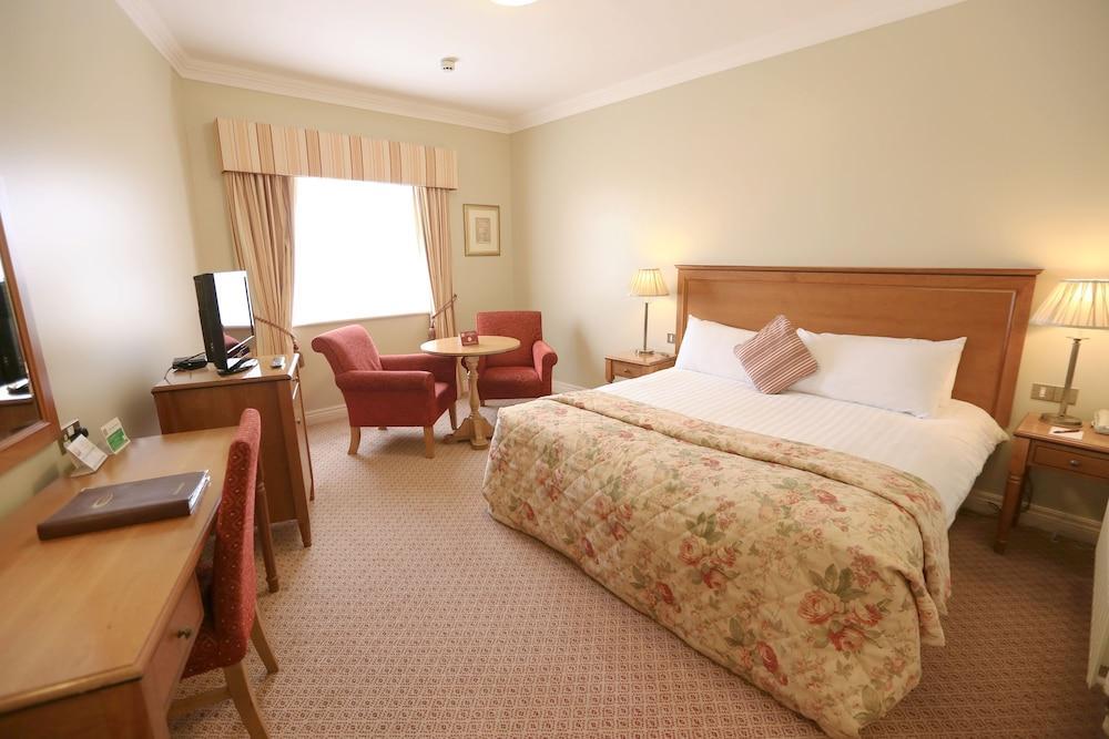 Clanard Court Hotel アシー エクステリア 写真