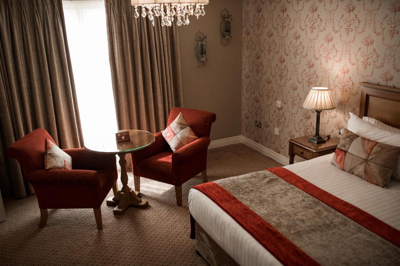 Clanard Court Hotel アシー エクステリア 写真