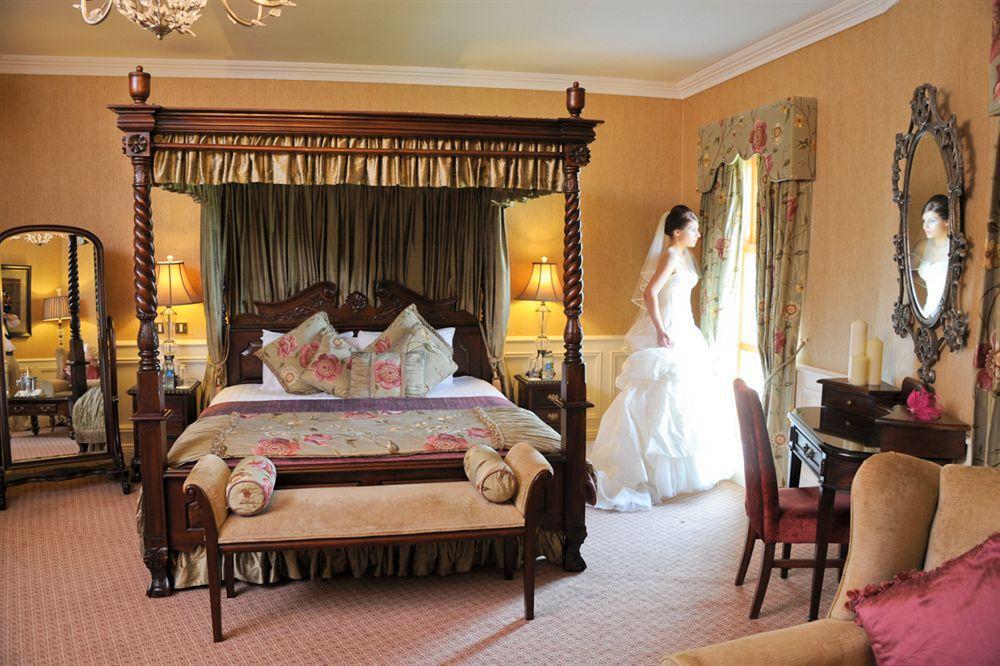 Clanard Court Hotel アシー エクステリア 写真