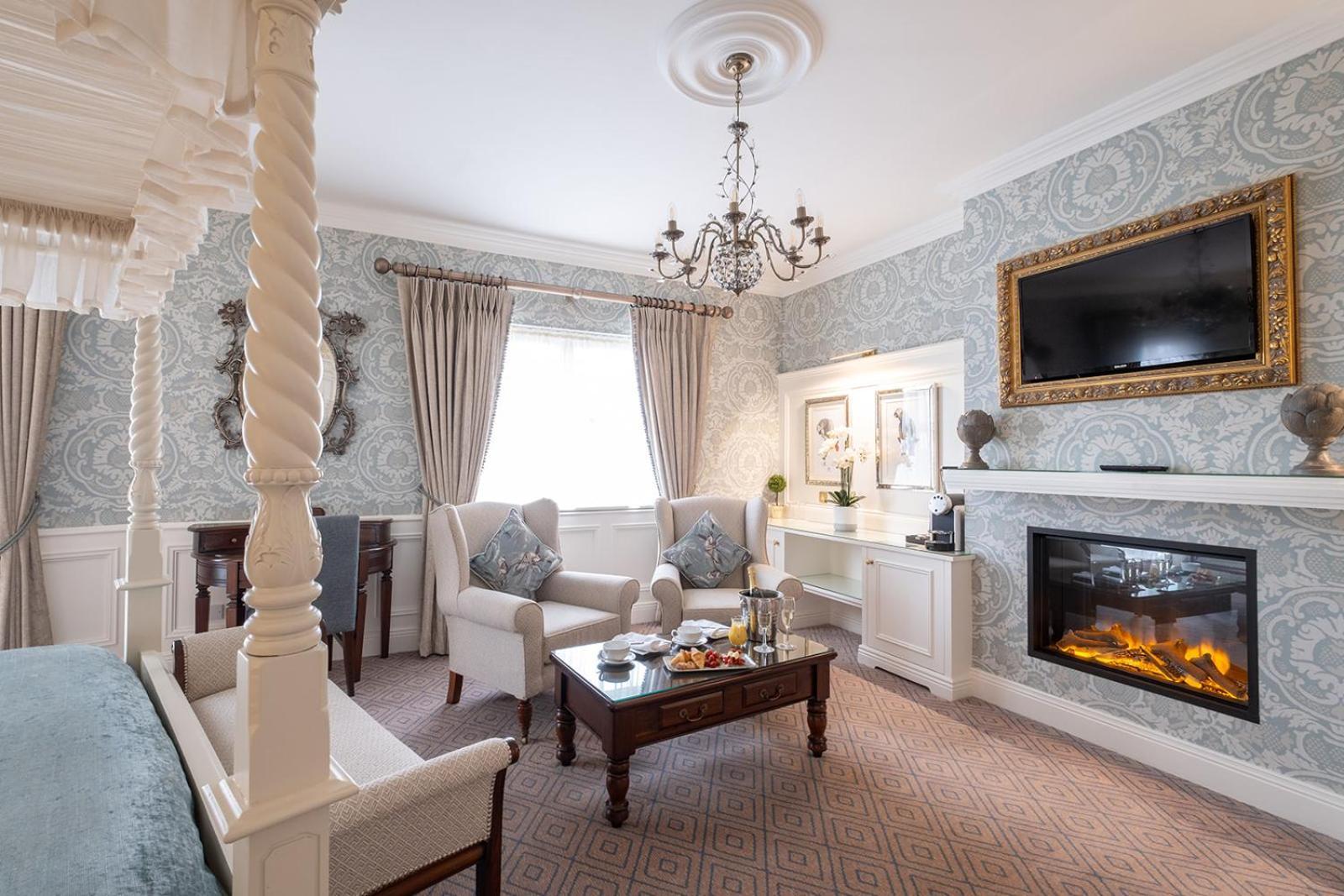 Clanard Court Hotel アシー エクステリア 写真