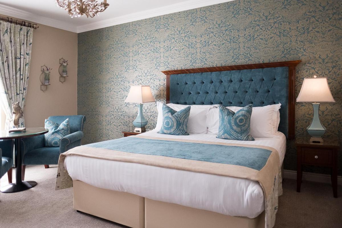 Clanard Court Hotel アシー エクステリア 写真