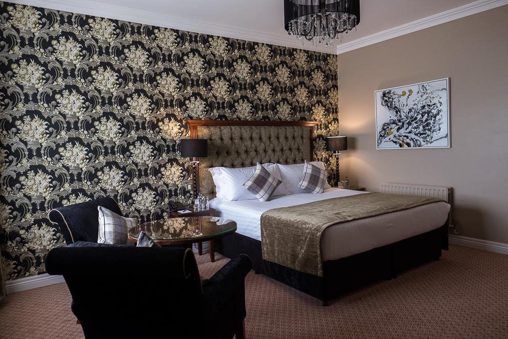 Clanard Court Hotel アシー エクステリア 写真